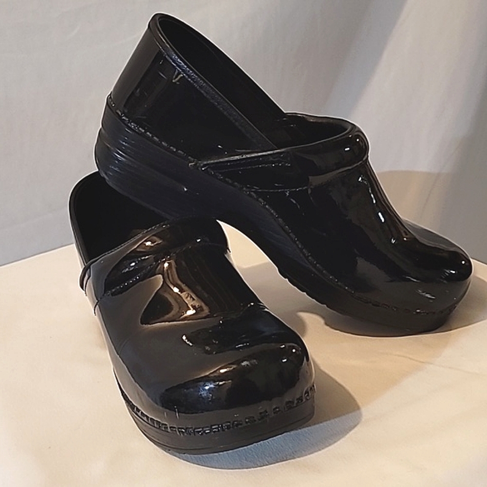 DANSKO PROFESSIONAL CLOGS